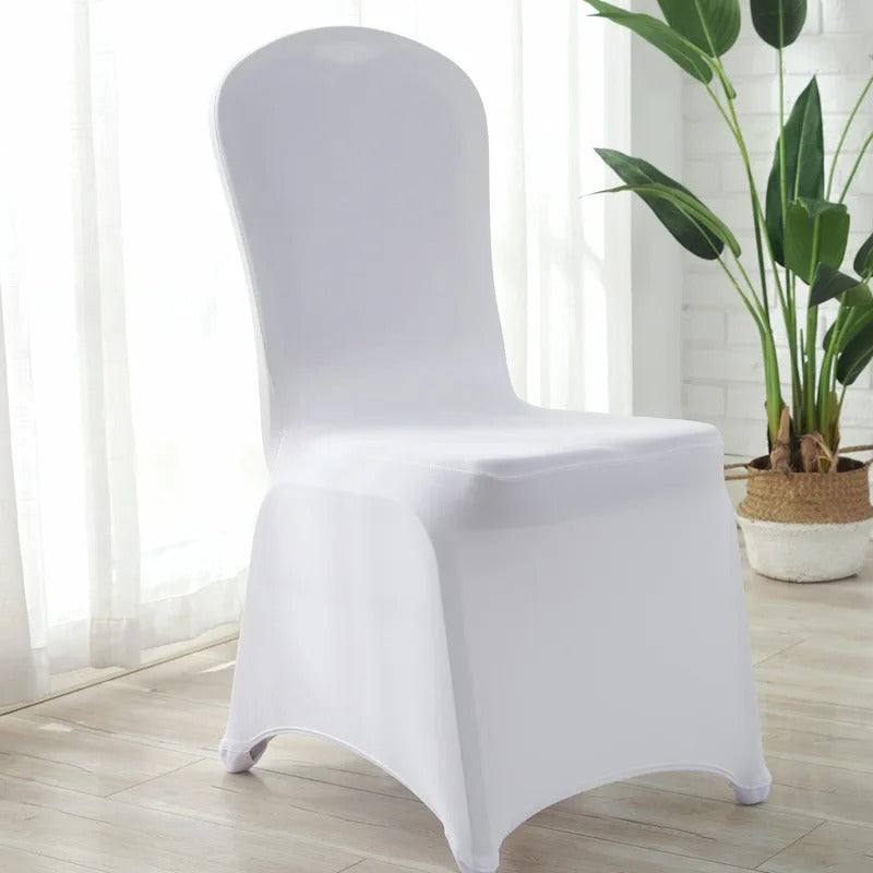 Housse de chaise mariage Blanc sur une chaise blanche mariage élégante